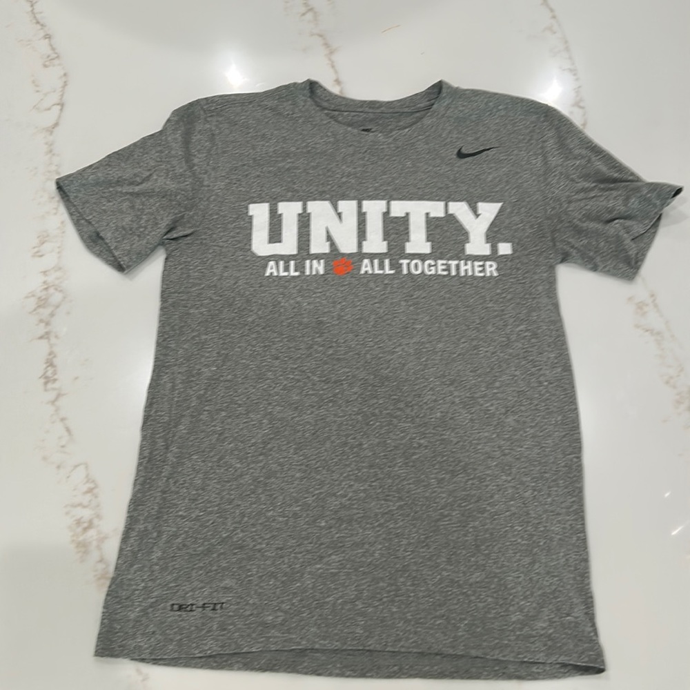 Nike drift size small Clemson University t-shirt